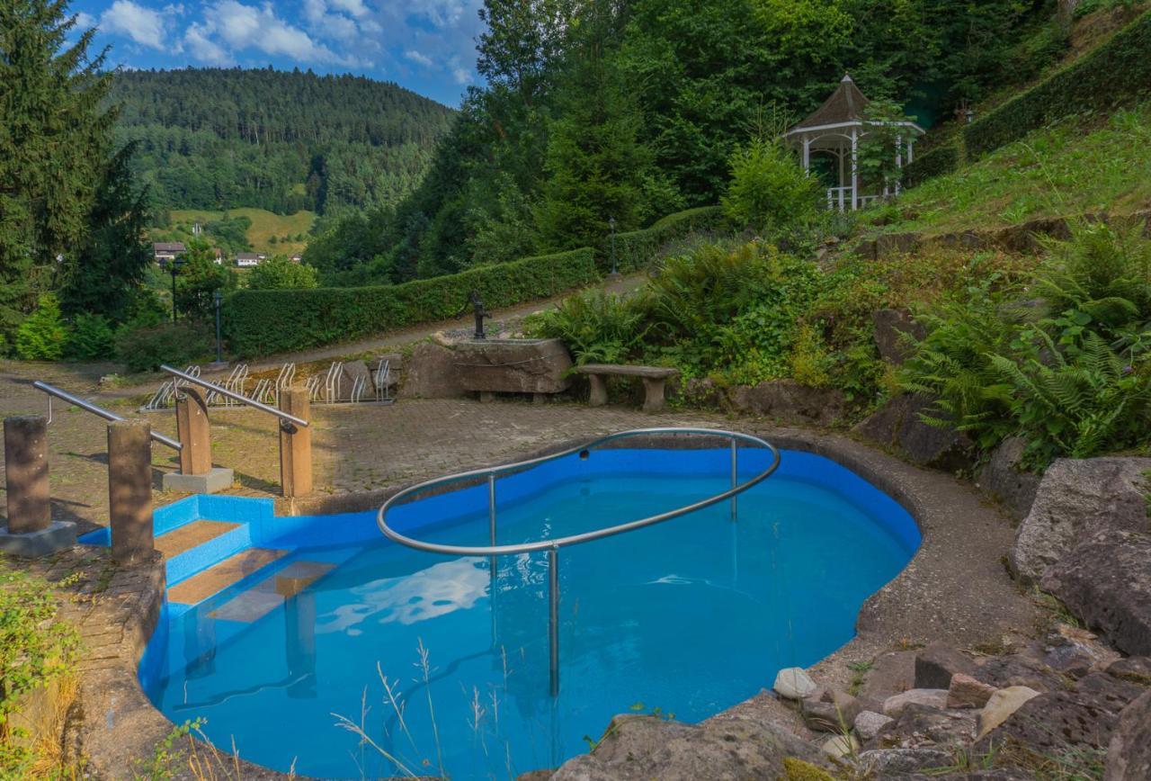 Kraehenbad Hotel Alpirsbach Exterior foto